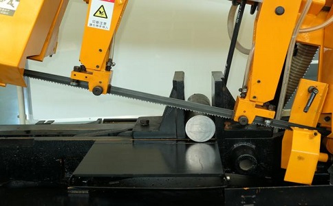 监利数控带锯床自动送料精度会出现偏差吗？