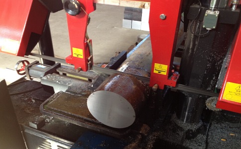 监利卧式带锯床加工时出现明显振荡如何排查？